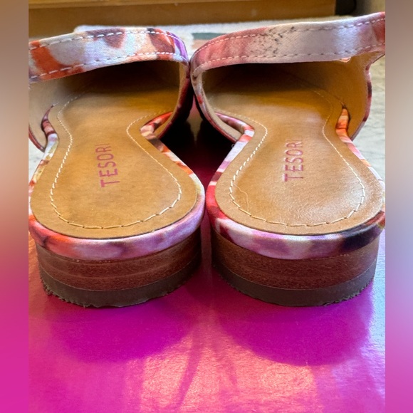 Tesori Floral Slingbacks - Picture 6 of 7